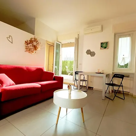 Apartment Leaf